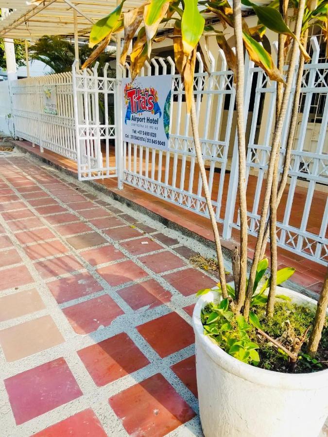 Tita'S Airport Hotel Cartagena Exterior photo