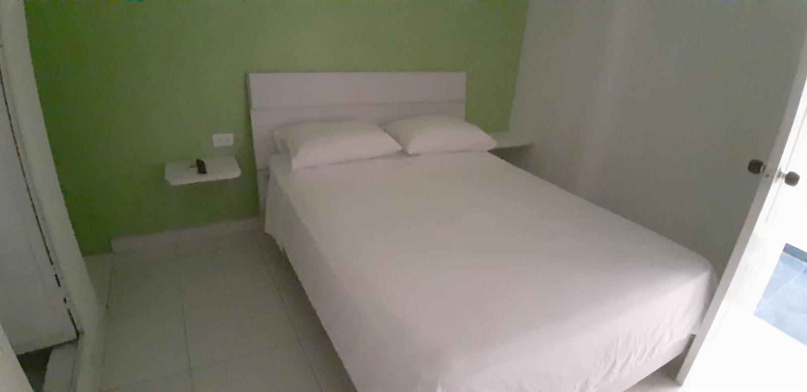 Tita'S Airport Hotel Cartagena Exterior photo